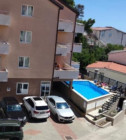 Apartments Vila Adrijana & Fitness Studio Wolf Bv 바스카보다 외부 사진