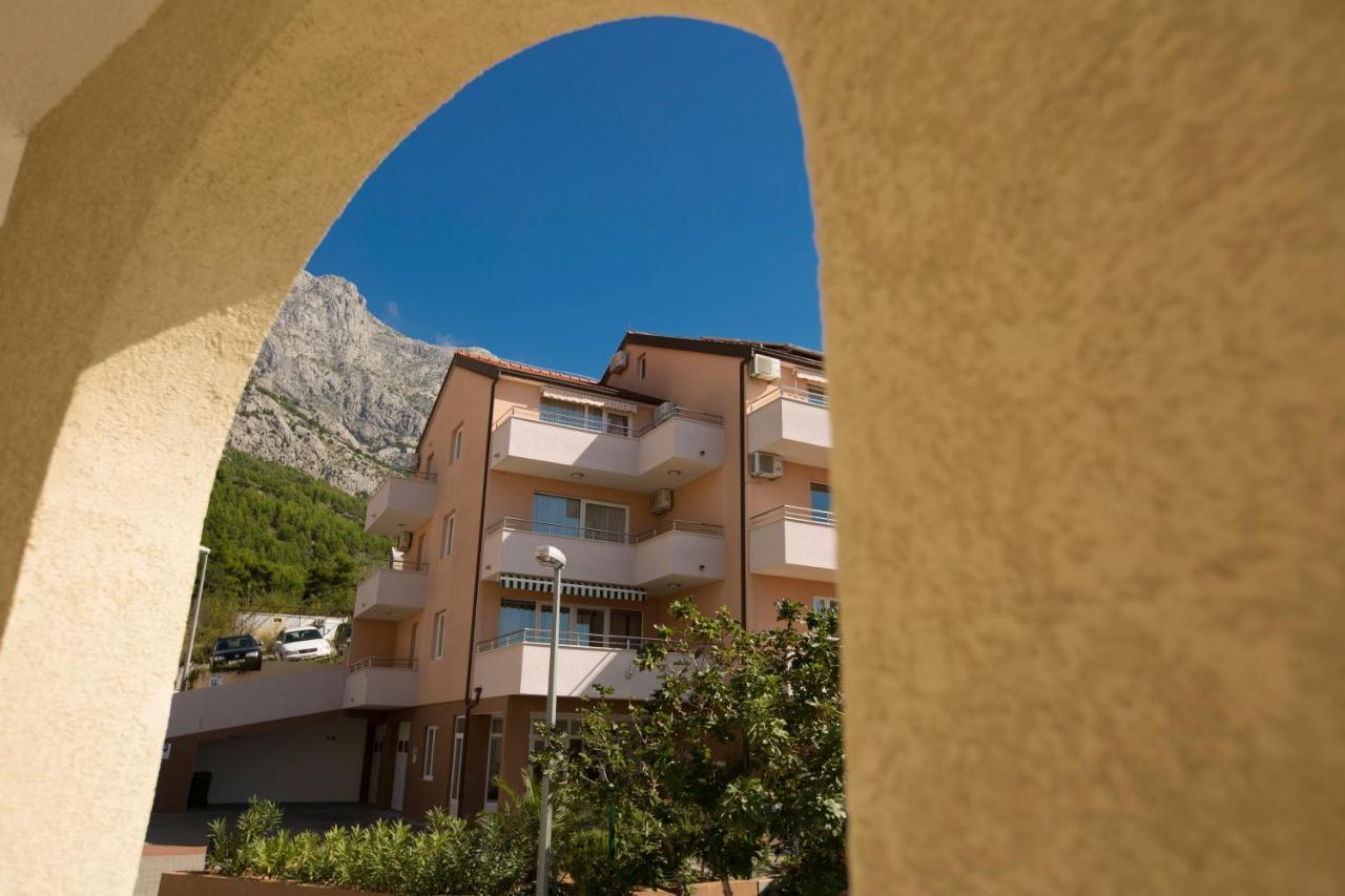 Apartments Vila Adrijana & Fitness Studio Wolf Bv 바스카보다 외부 사진