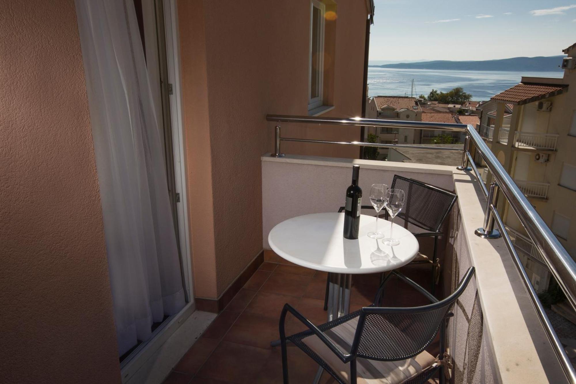 Apartments Vila Adrijana & Fitness Studio Wolf Bv 바스카보다 외부 사진