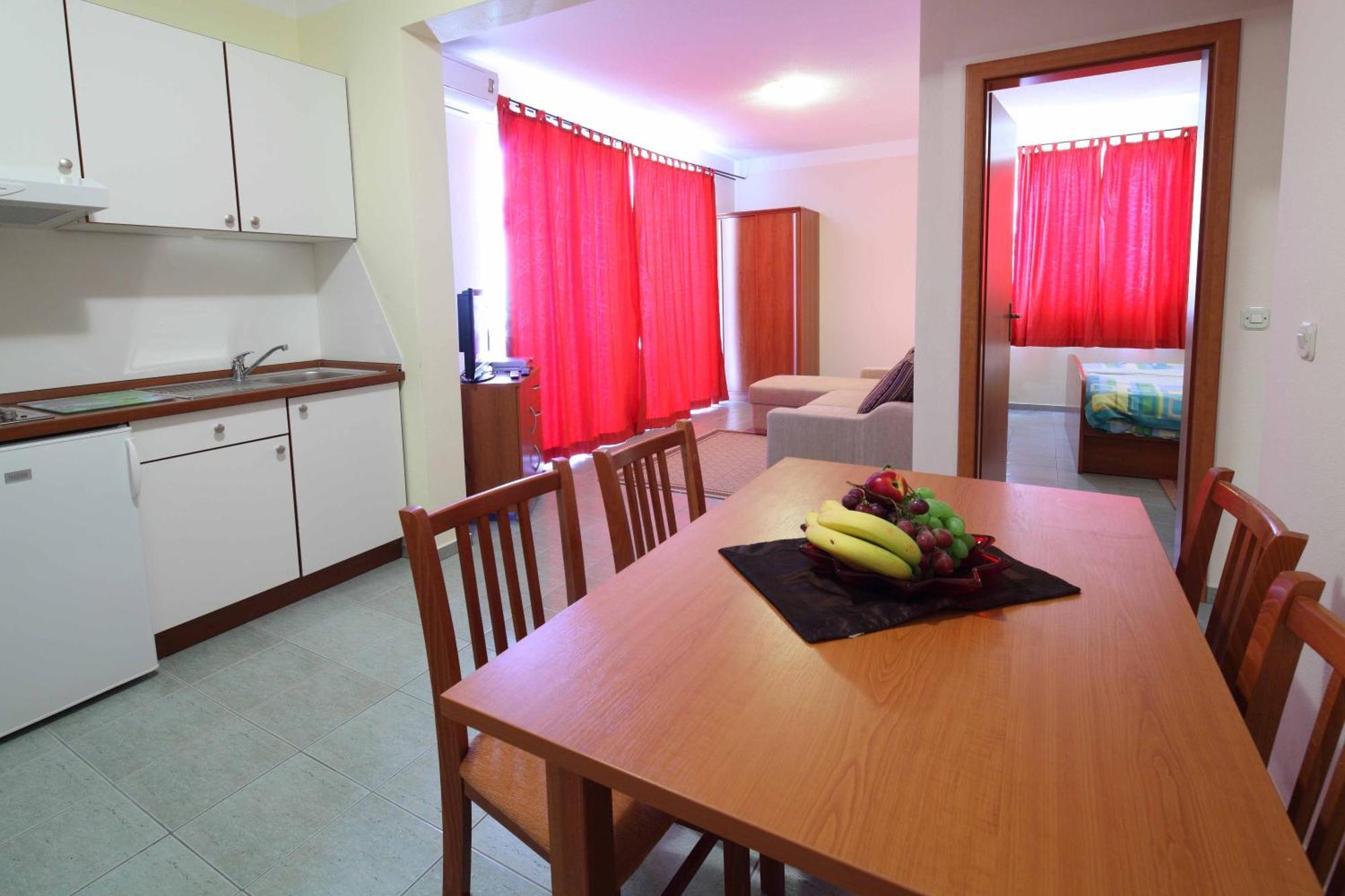Apartments Vila Adrijana & Fitness Studio Wolf Bv 바스카보다 외부 사진