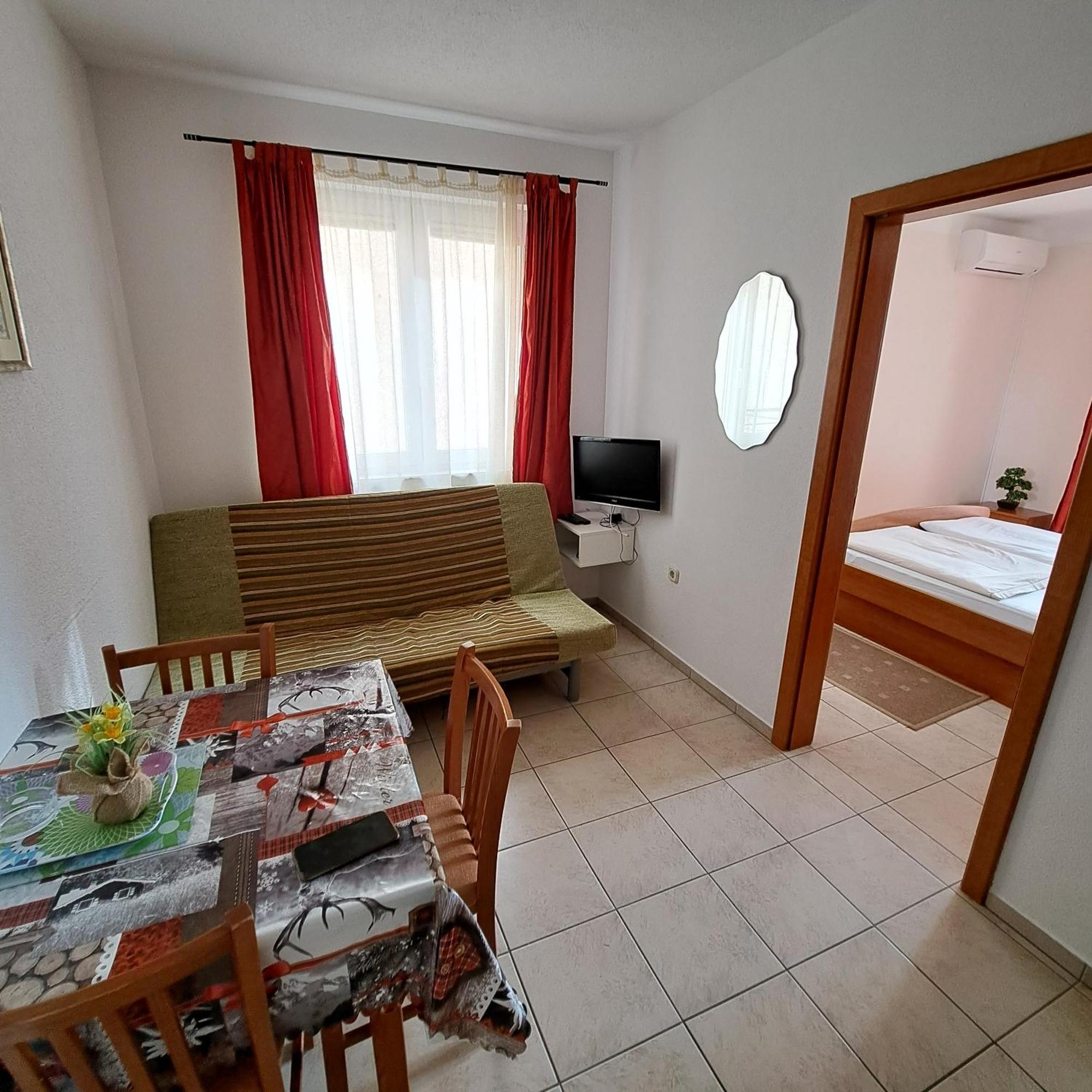 Apartments Vila Adrijana & Fitness Studio Wolf Bv 바스카보다 객실 사진
